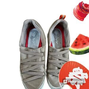 DKNY WOMEN’S SHOES, slip on, women's 8 1/2